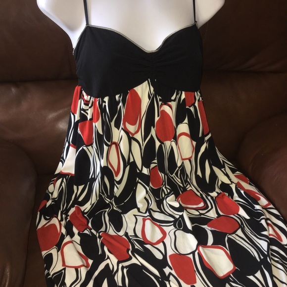 Max Studio Dresses & Skirts - Max Studio Dress Red Black White Print SZ Small